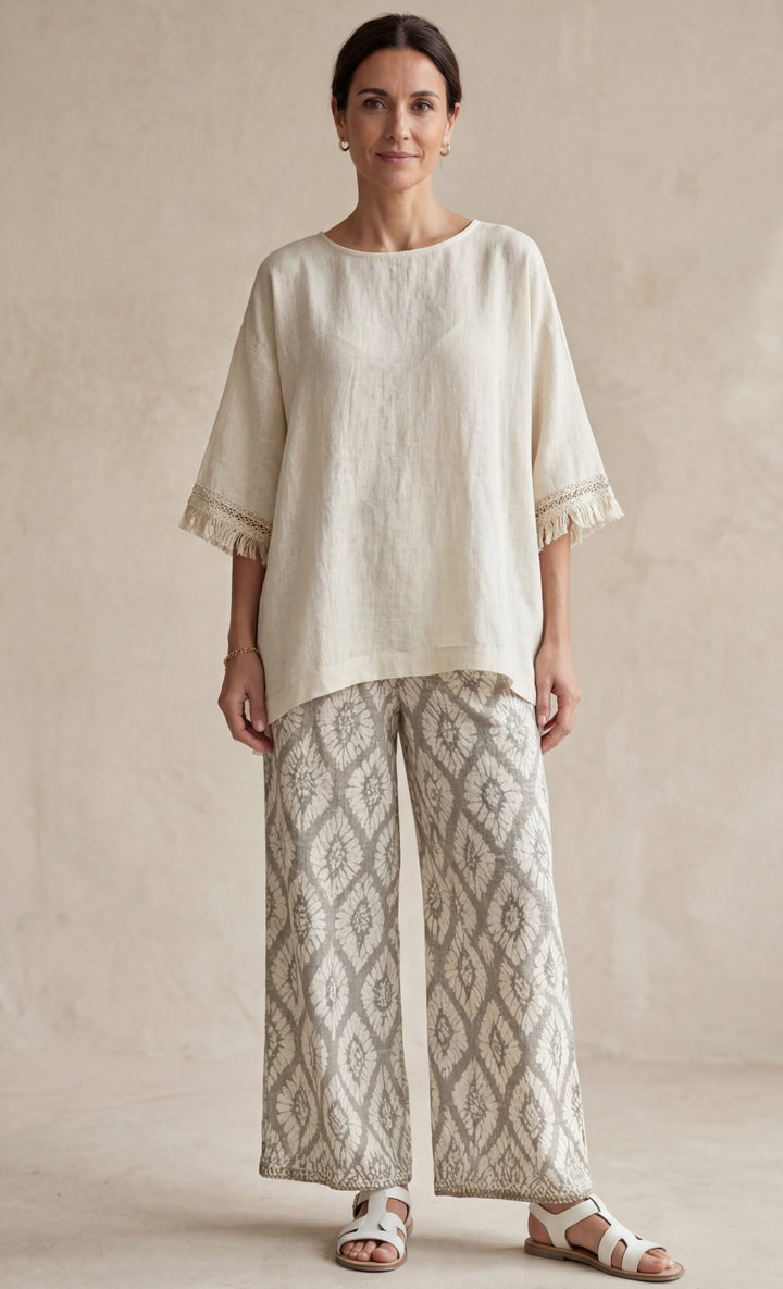 Ilaria — Elegant Top and Casual Trousers